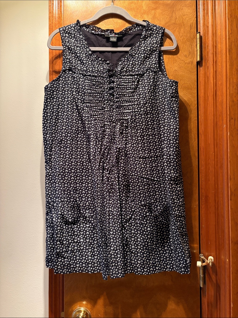 Sleeveless Black Women’s Dress with White Stars
